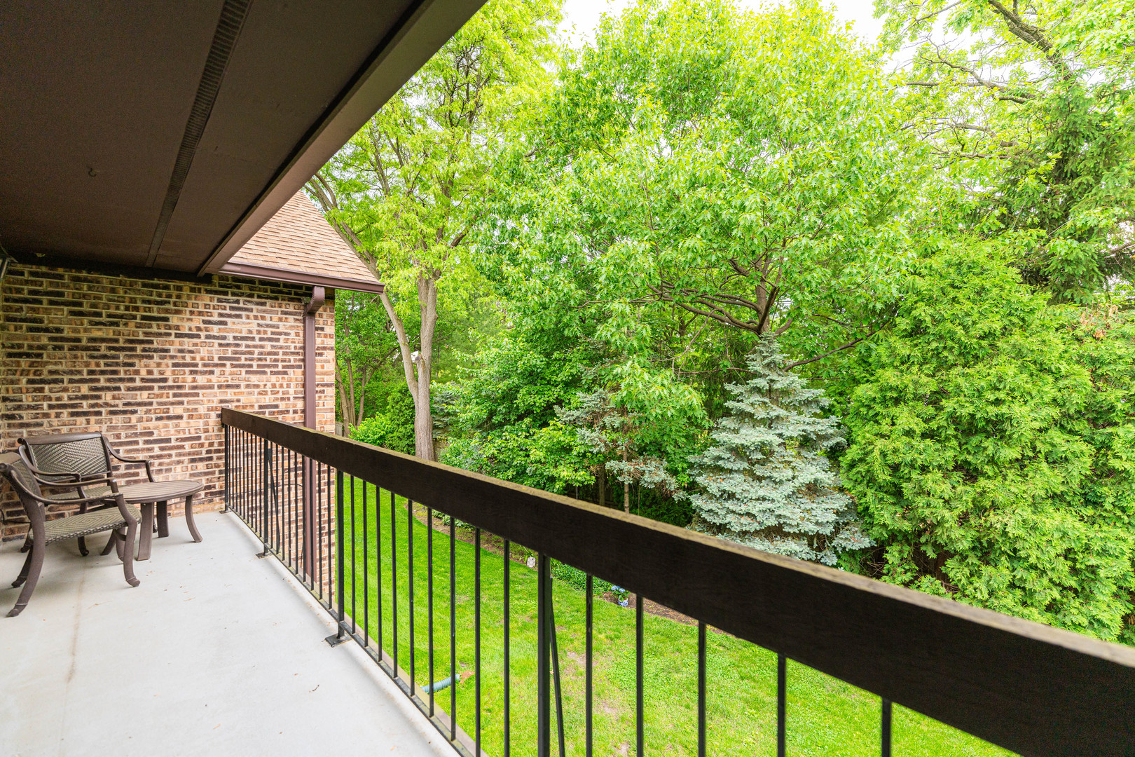 5806 Wolf Road, Unit B4 Western Springs, IL 60558 - Photo 8 of 17 Gallery Image 8