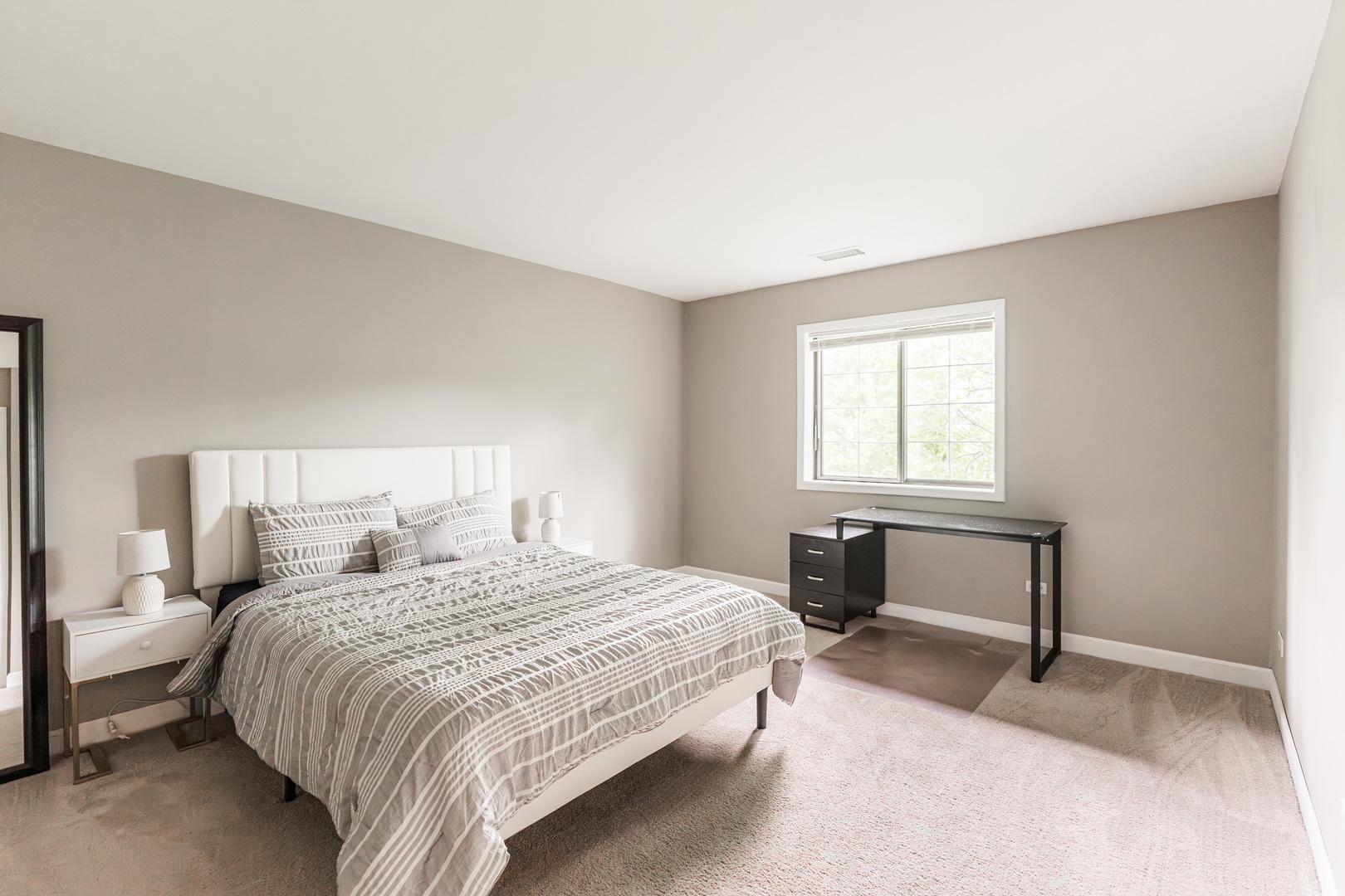 5806 Wolf Road, Unit B4 Western Springs, IL 60558 - Photo 10 of 17 Gallery Image 10