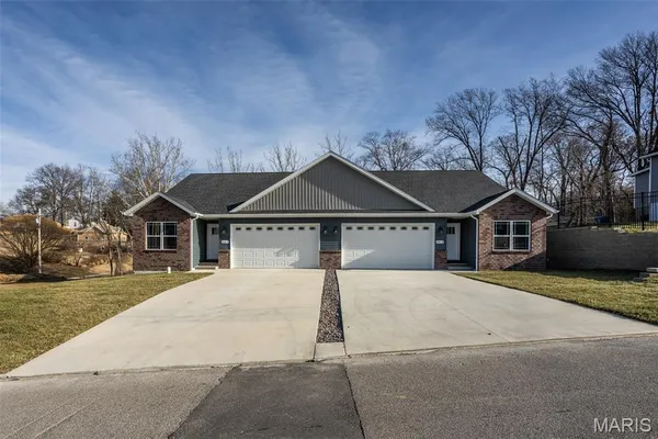 $720,000 | 652 North Kansas Street, Unit 652A & B, Edwardsville, IL 62025