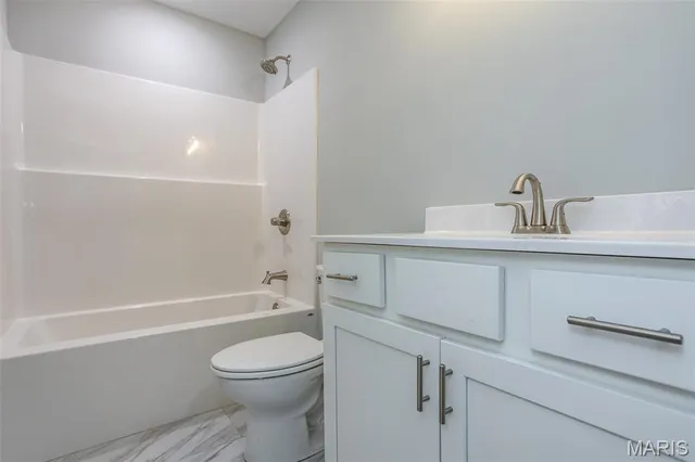 $720,000 | 652 North Kansas Street, Unit 652A & B, Edwardsville, IL 62025