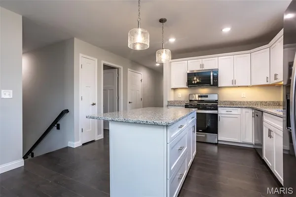 $720,000 | 652 North Kansas Street, Unit 652A & B, Edwardsville, IL 62025