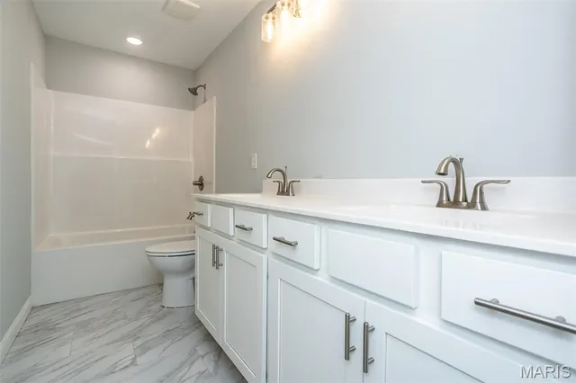 $720,000 | 652 North Kansas Street, Unit 652A & B, Edwardsville, IL 62025