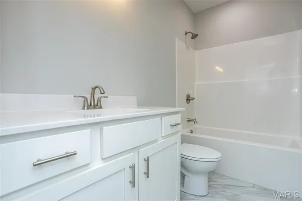 $720,000 | 652 North Kansas Street, Unit 652A & B, Edwardsville, IL 62025