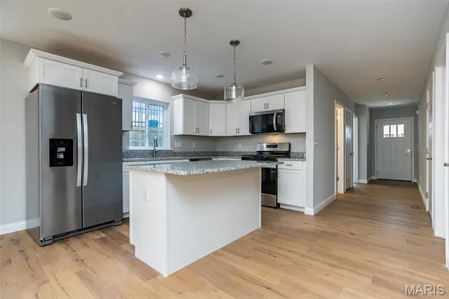 $720,000 | 652 North Kansas Street, Unit 652A & B, Edwardsville, IL 62025