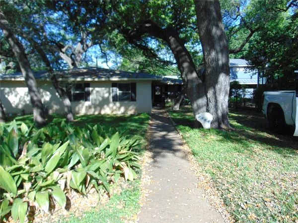$1,695 | 3904 Bailey Lane, Unit B, Austin, TX 78756