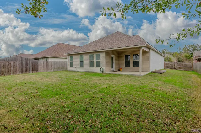 $318,000 | 14401 Sterling Oaks Drive, Gonzales, LA 70737