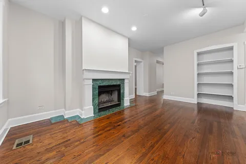 $379,000 | 2026 North Burling Street, Unit 107, Chicago, IL 60614