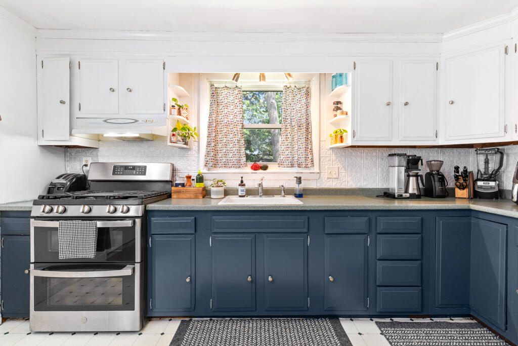 22 Garfield Street Westbrook, ME 04092 - Photo 15 of 37 DSC09631
