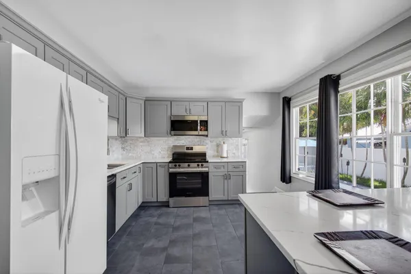 $3,600 | 2025 South Ocean Drive, Fort Pierce, FL 34949