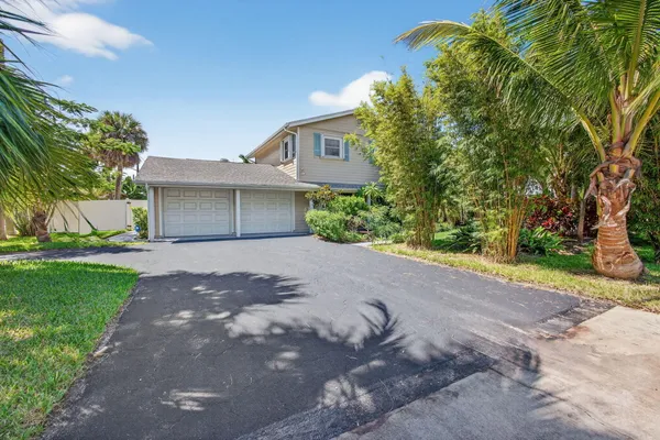 $3,600 | 2025 South Ocean Drive, Fort Pierce, FL 34949