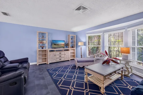 $3,600 | 2025 South Ocean Drive, Fort Pierce, FL 34949