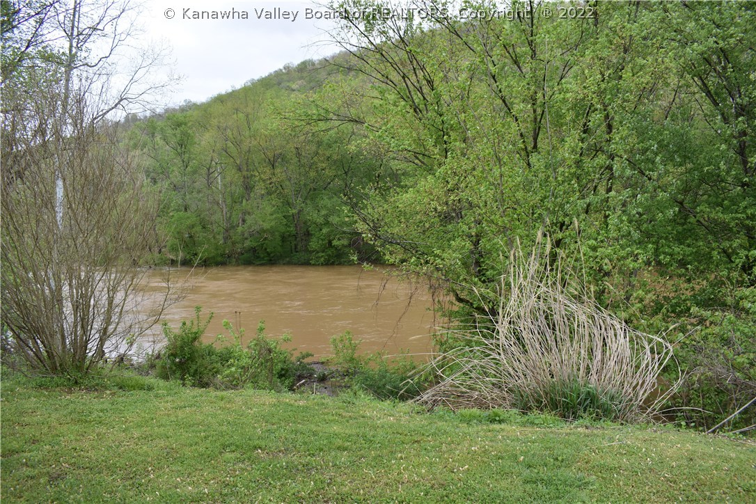 718 Hemlock Drive Elkview, WV 25071 - Photo 13 of 13 Gallery Image 13