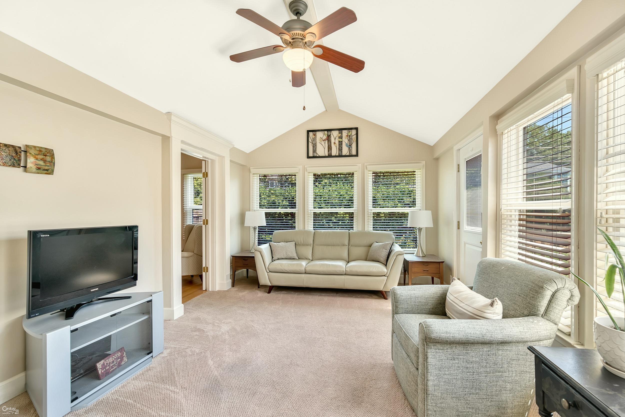 1038 Hawthorne Road Grosse Pointe Woods, MI 48236 - Photo 32 of 61