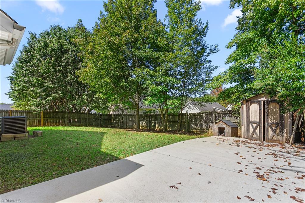 528 Fox Ridge Road Greensboro, NC 27406 - Photo 29 of 32 Backyard