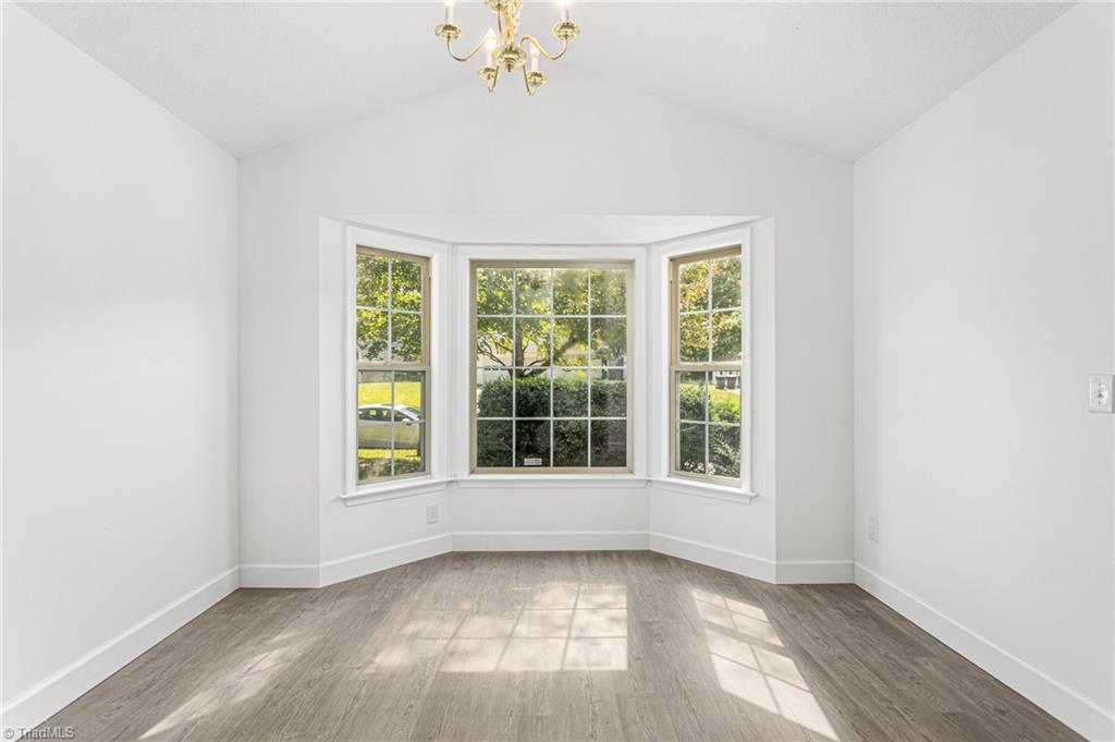 528 Fox Ridge Road Greensboro, NC 27406 - Photo 8 of 32 Dining Room