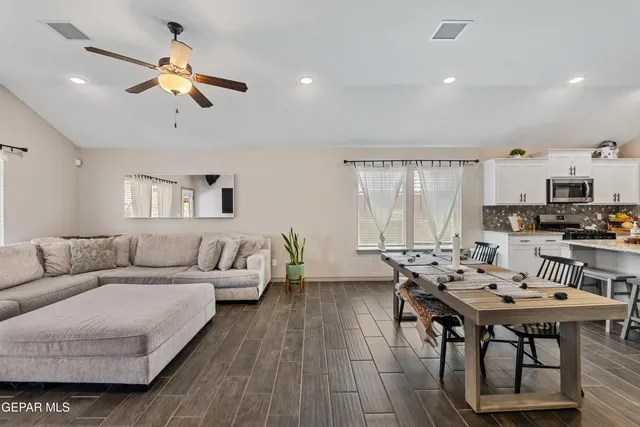 $267,700 | 232 Reigate Drive, Horizon City, TX 79928