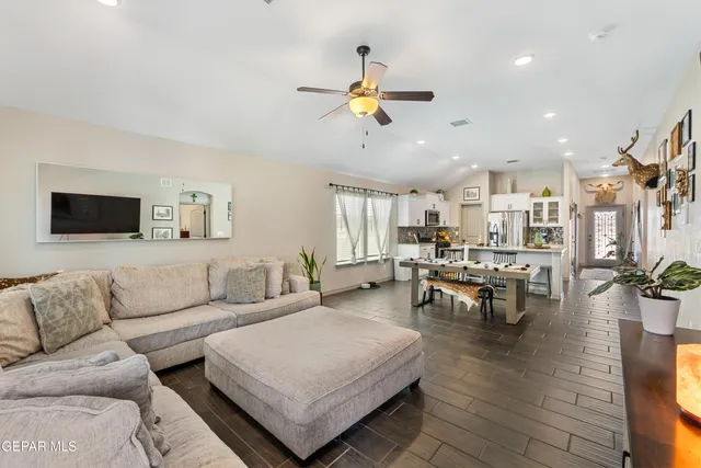 $267,700 | 232 Reigate Drive, Horizon City, TX 79928