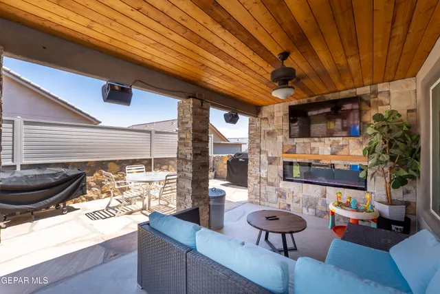 $267,700 | 232 Reigate Drive, Horizon City, TX 79928