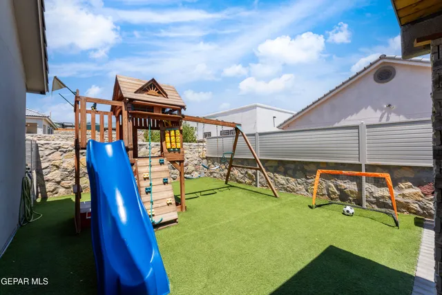 $267,700 | 232 Reigate Drive, Horizon City, TX 79928