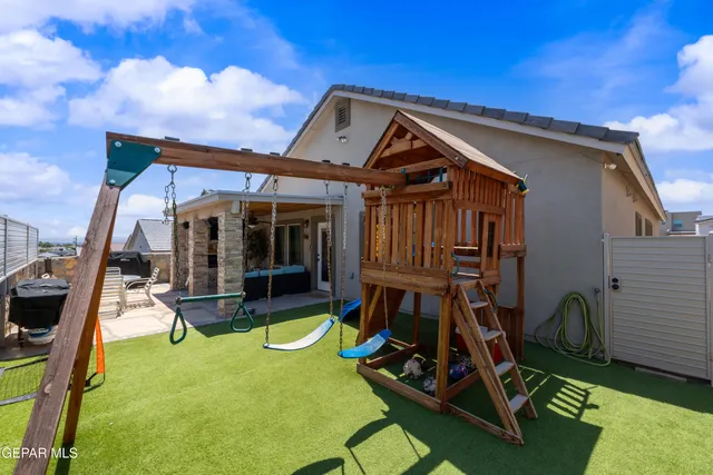 $267,700 | 232 Reigate Drive, Horizon City, TX 79928