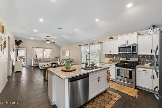 $267,700 | 232 Reigate Drive, Horizon City, TX 79928