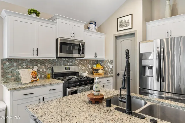 $267,700 | 232 Reigate Drive, Horizon City, TX 79928