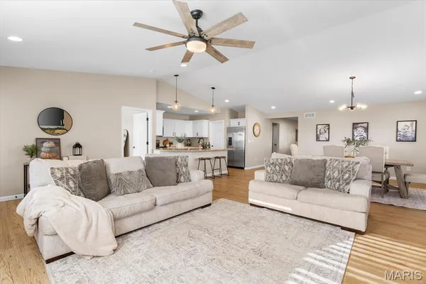 $450,000 | 420 Foxtail Drive, Freeburg, IL 62243