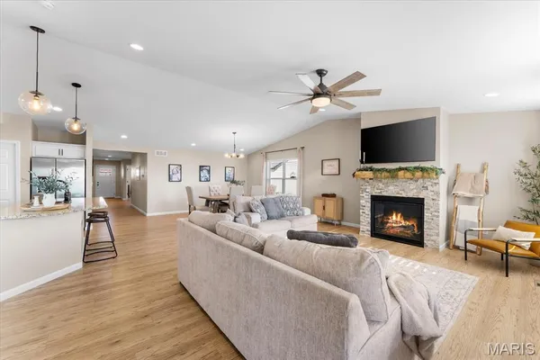 $450,000 | 420 Foxtail Drive, Freeburg, IL 62243