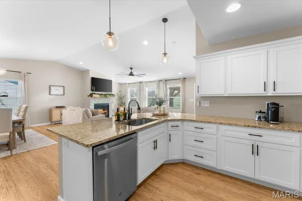 $450,000 | 420 Foxtail Drive, Freeburg, IL 62243
