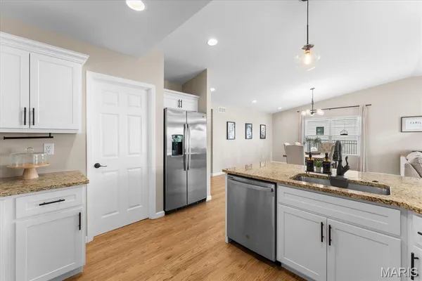 $450,000 | 420 Foxtail Drive, Freeburg, IL 62243