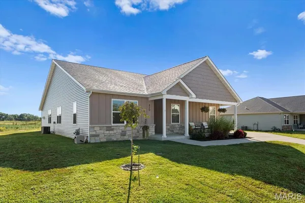 $450,000 | 420 Foxtail Drive, Freeburg, IL 62243