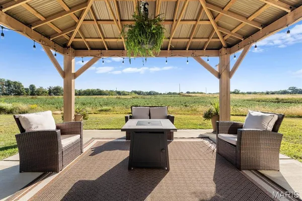 $450,000 | 420 Foxtail Drive, Freeburg, IL 62243