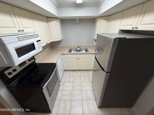 $1,350 | 3864 La Mirada Drive North, Unit 6, Jacksonville, FL 32217