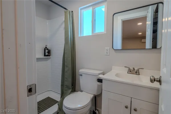 $995 | 100 North Ocotillo Street, Unit B, Henderson, NV 89015