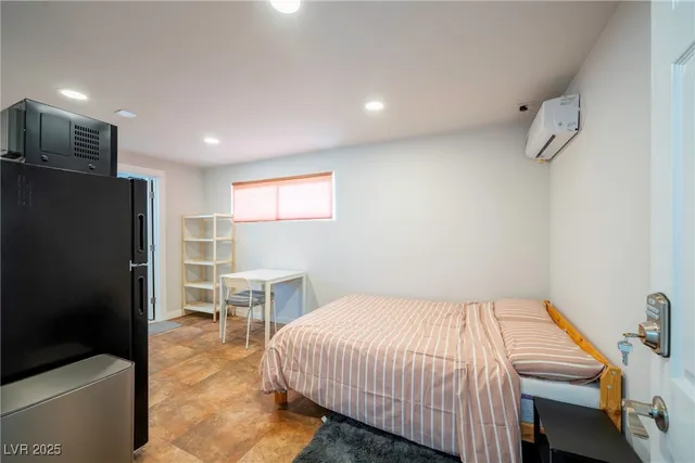 $1,099 | 100 North Ocotillo Street, Unit B, Henderson, NV 89015