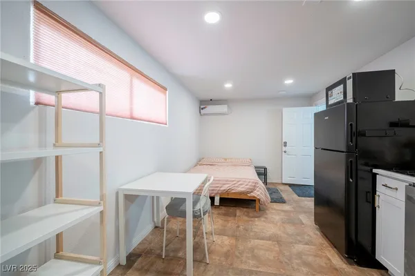 $995 | 100 North Ocotillo Street, Unit B, Henderson, NV 89015