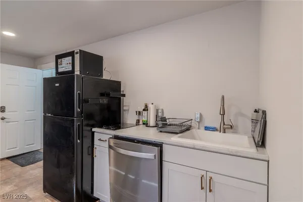 $995 | 100 North Ocotillo Street, Unit B, Henderson, NV 89015