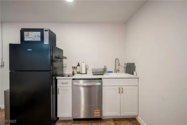 $1,099 | 100 North Ocotillo Street, Unit B, Henderson, NV 89015