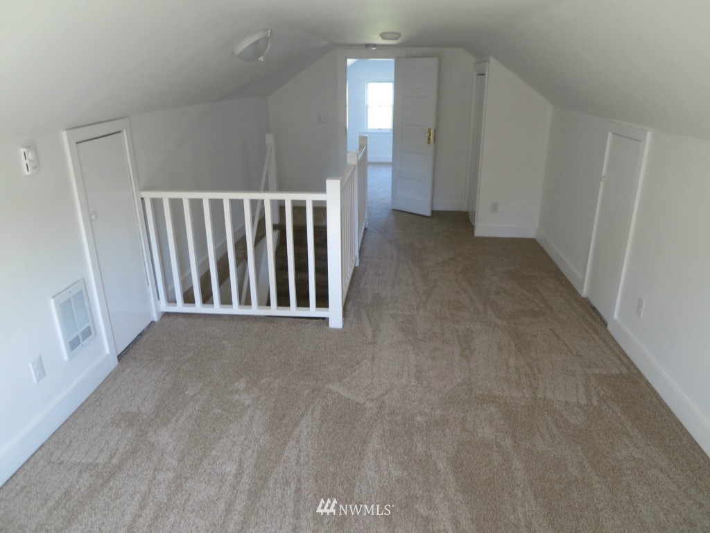 3708 Rockefeller Avenue Everett, WA 98201 - Photo 11 of 13