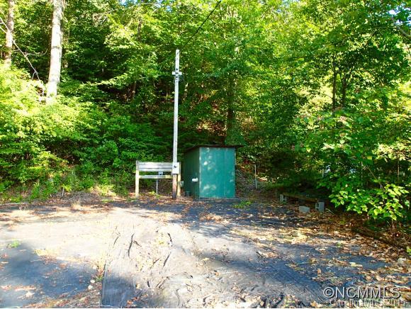 2055 Polly Spout Road Marion, NC 28752 - Photo 8 of 22 Gallery Image 8