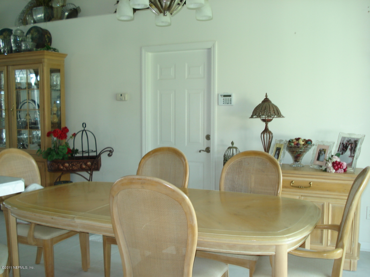 13515 Chauny Road Jacksonville, FL 32246 - Photo 6 of 13 Dining room