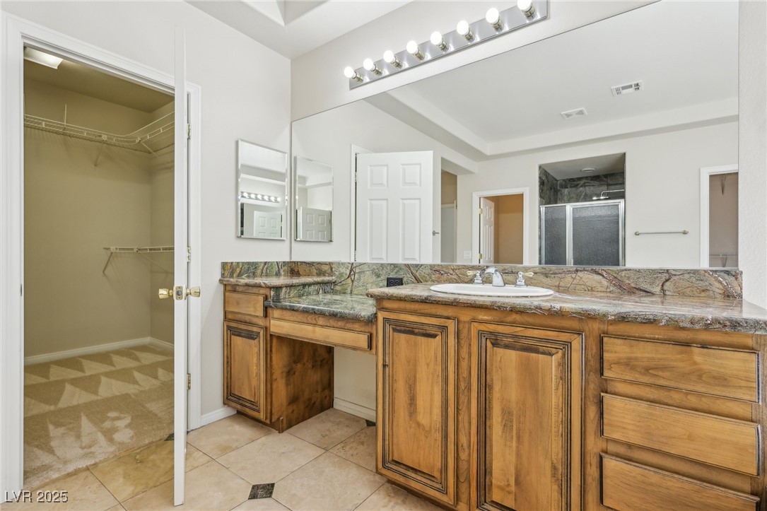 6188 Windfresh Drive Las Vegas, NV 89148 - Photo 59 of 94 Sit down makeup counter.