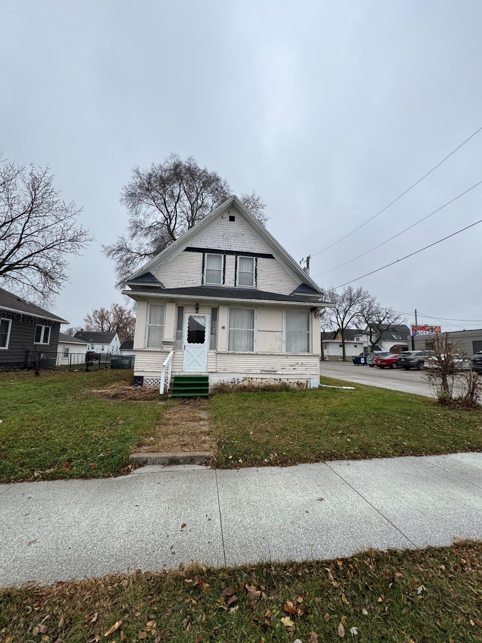 16 10th Street Northeast Rochester, MN 55906 - Photo 1 of 5