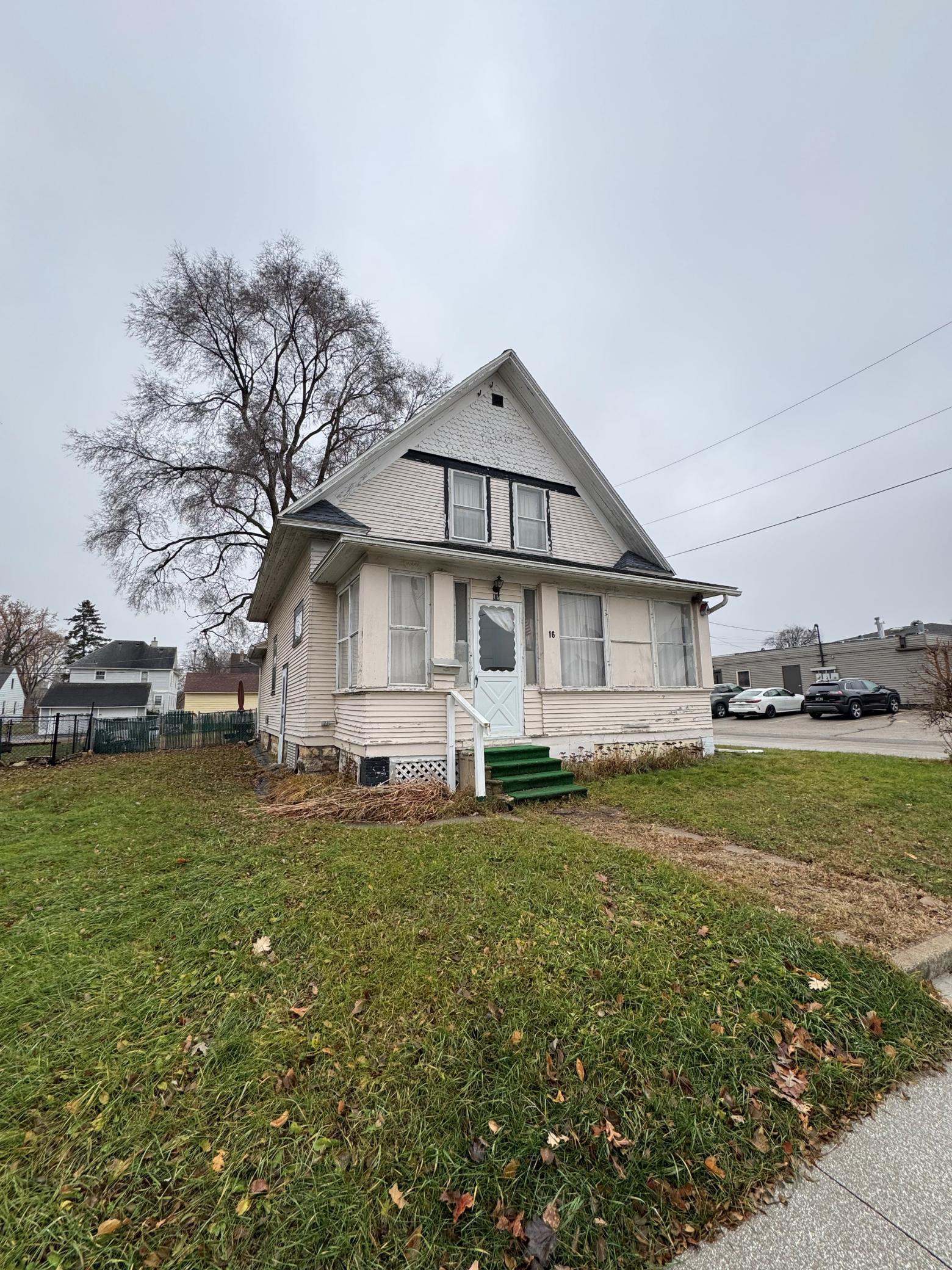 16 10th Street Northeast Rochester, MN 55906 - Photo 2 of 5