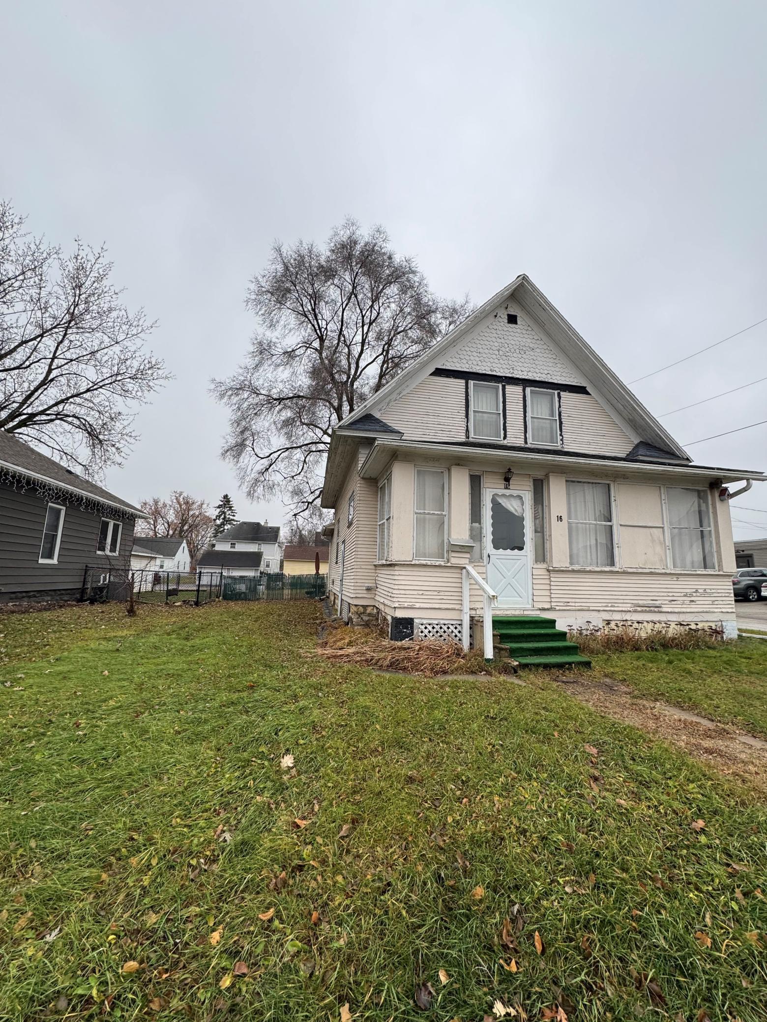 16 10th Street Northeast Rochester, MN 55906 - Photo 3 of 5