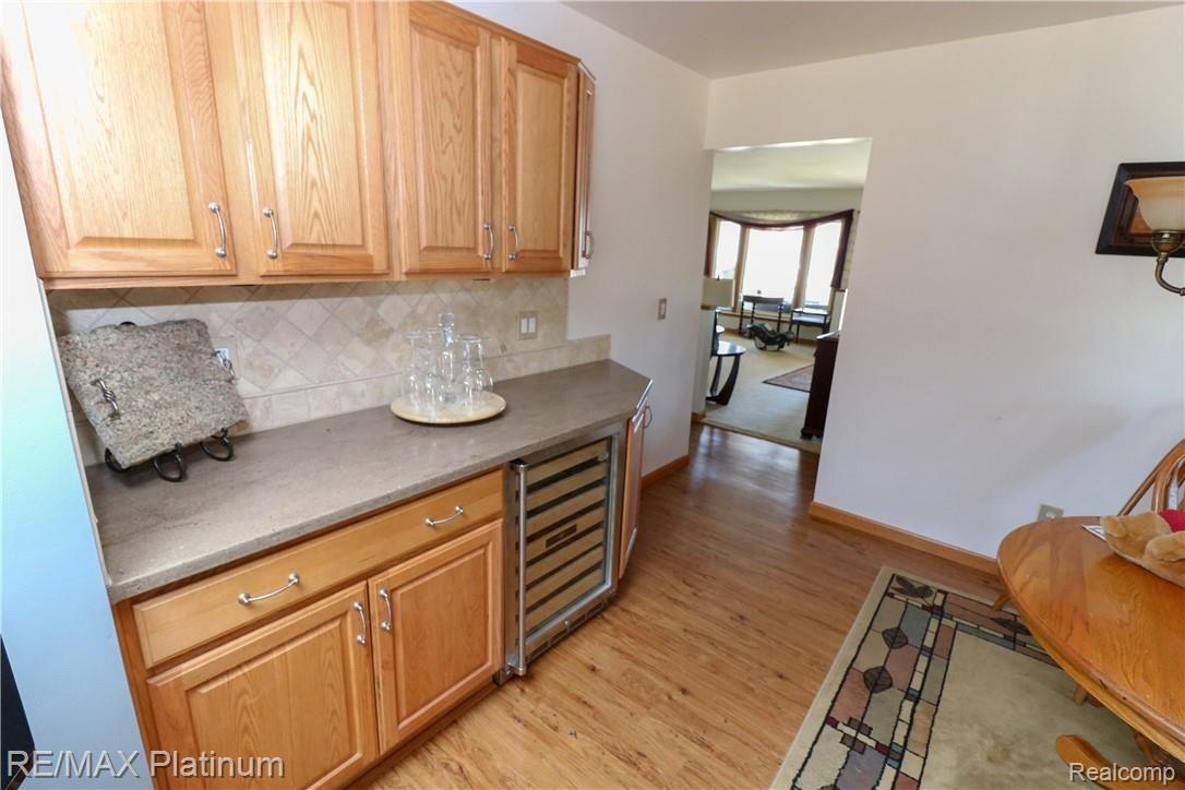 41890 Ridge Road East Novi, MI 48375 - Photo 13 of 27 IMG_2902.jpg