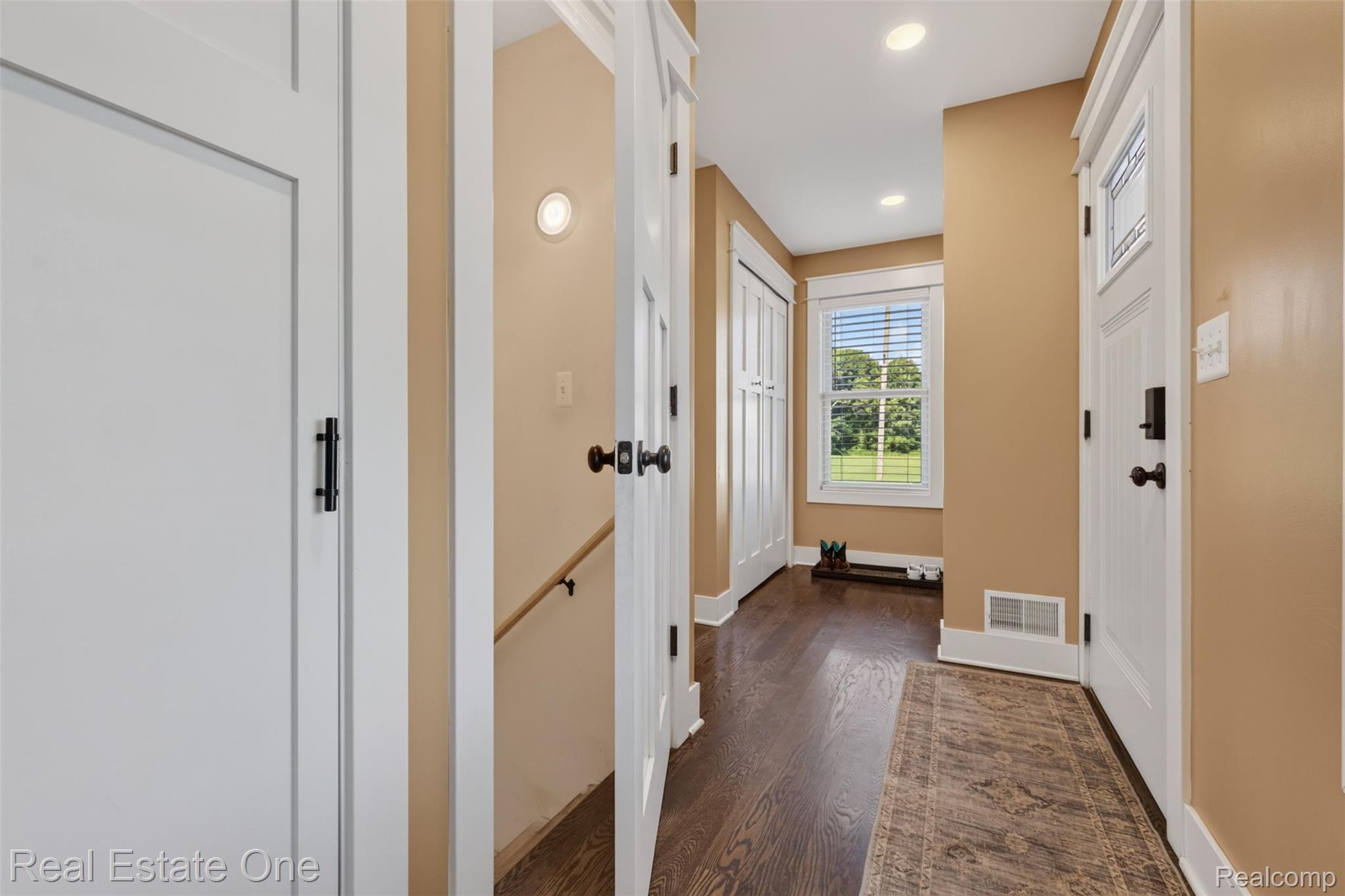 2355 South Sashabaw Road Ortonville, MI 48462 - Photo 20 of 57 26) Back mud room.jpg