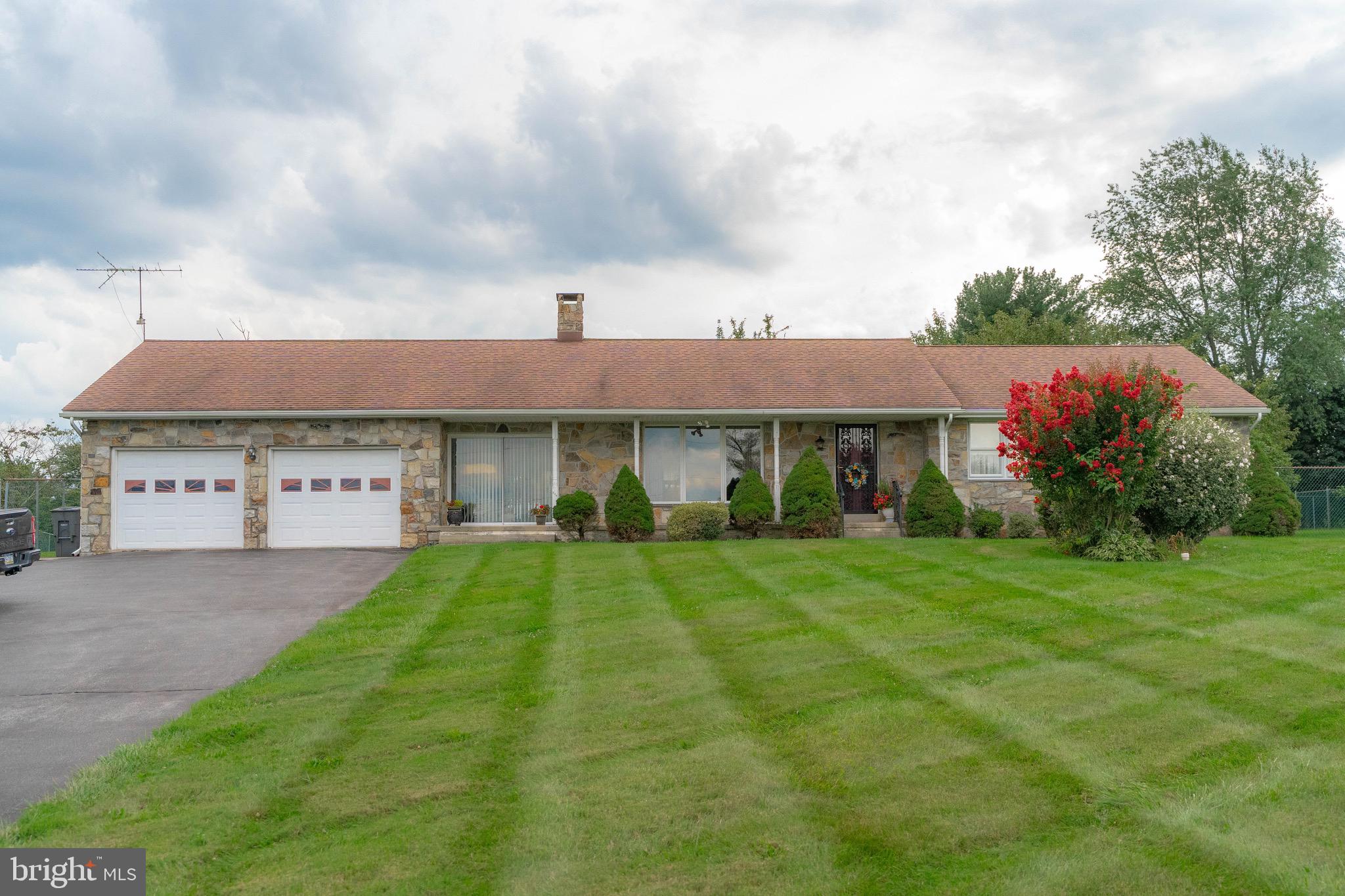 252 Ridge Road Spring City, PA 19475 - Photo 2 of 48