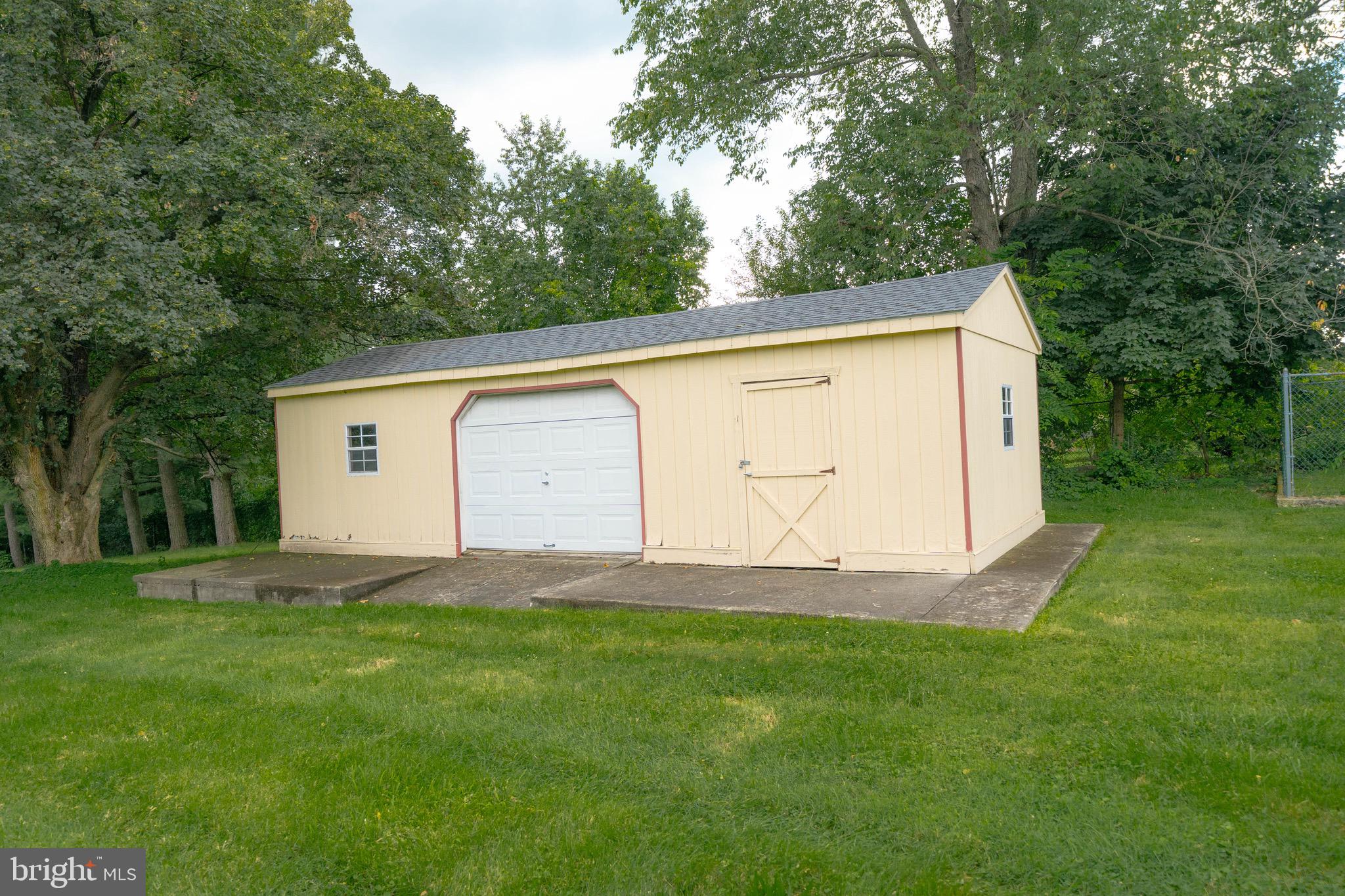 252 Ridge Road Spring City, PA 19475 - Photo 5 of 48 oversized shed