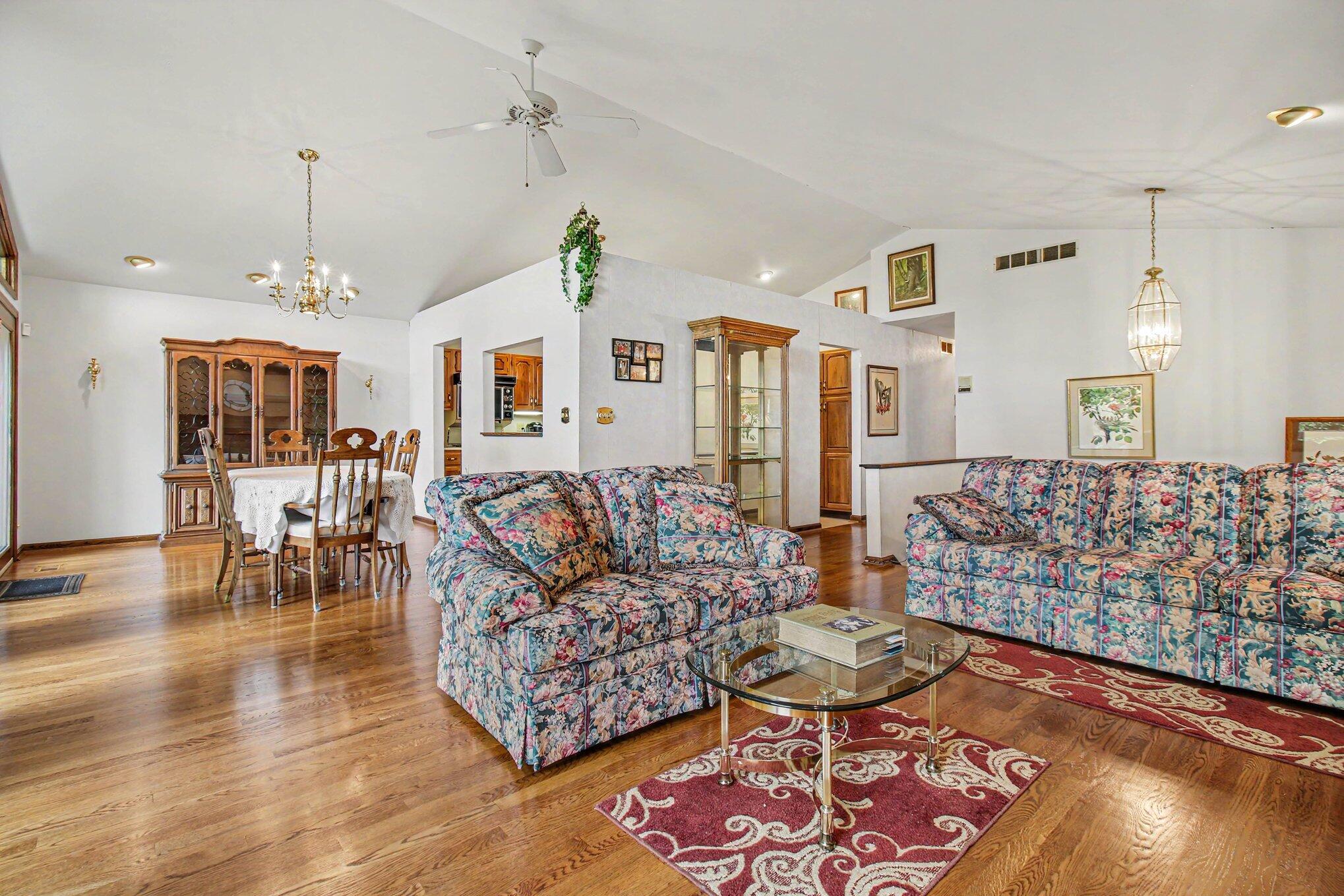829 Lincoln Road Bellevue, KY 41073 - Photo 7 of 49 file_8638